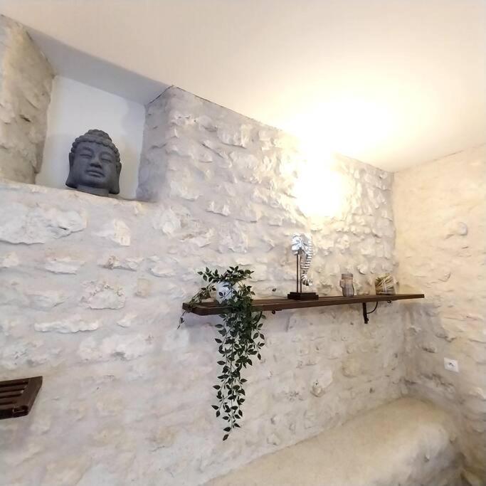 פרובן Gite Dans Une Ancienne Corps De Ferme D מראה חיצוני תמונה
